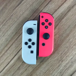 Nintendo Switch OLED Roja y Blanca