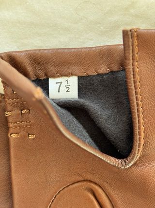 Guantes de piel marrones