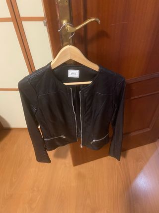 Cazadora negra chica talla S