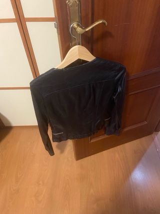 Cazadora negra chica talla S
