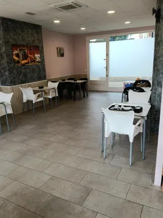 Traspaso : cafetería, panadería y local de eventos