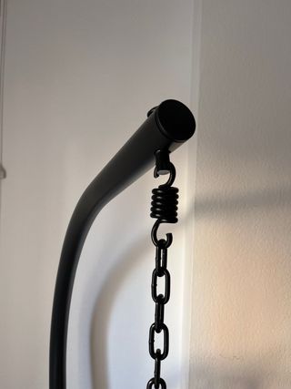 Silla colgante individual beige y marrón