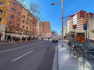 Local comercial en venta en Porta en Barcelona