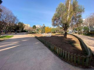 Local comercial en venta en Porta en Barcelona