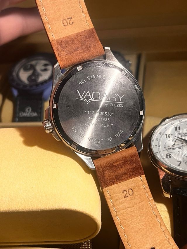 Reloj Vagary Negro Correa Marrón