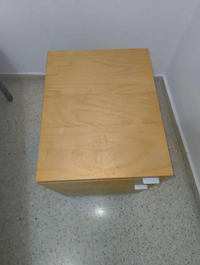 Tavolino Ikea in legno e metallo