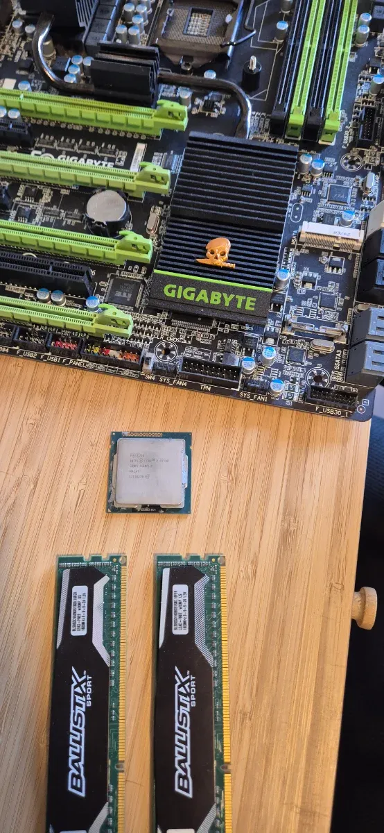 Gigabyte G1.Sniper 3 Placa Base