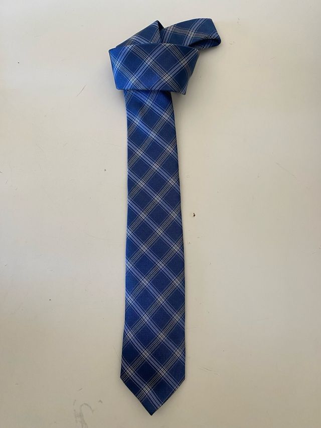 Corbata azul y gris a cuadros