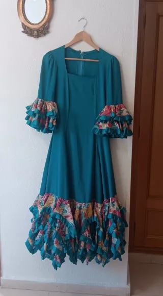 Vestido Flamenca con Mantoncillo talla 40