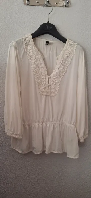 Blusas blanco roto estilo romántico