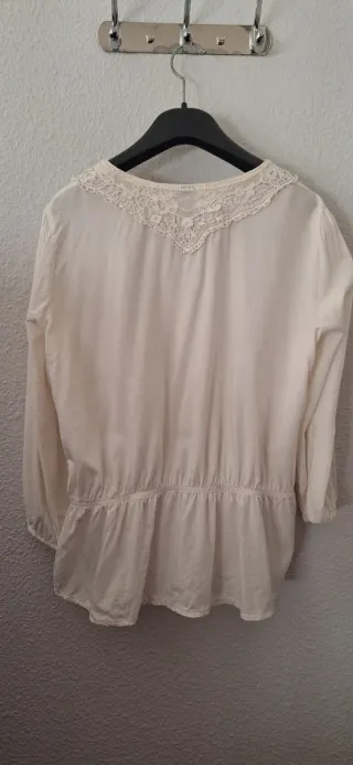 Blusas blanco roto estilo romántico