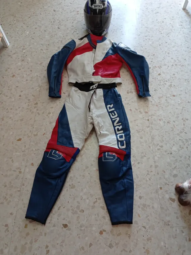 Casco y Traje Moto SHOEI CORNER