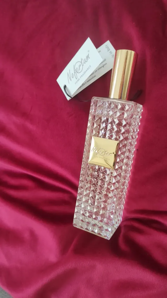 Profumatore diffusore spray per ambiente Nefertum