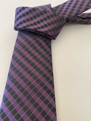 Corbata Morada y Negra a Cuadros