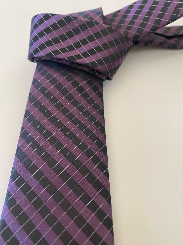 Corbata Morada y Negra a Cuadros