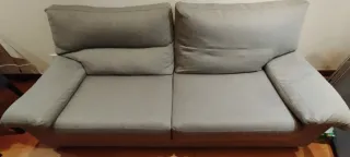 Sofá gris de tela