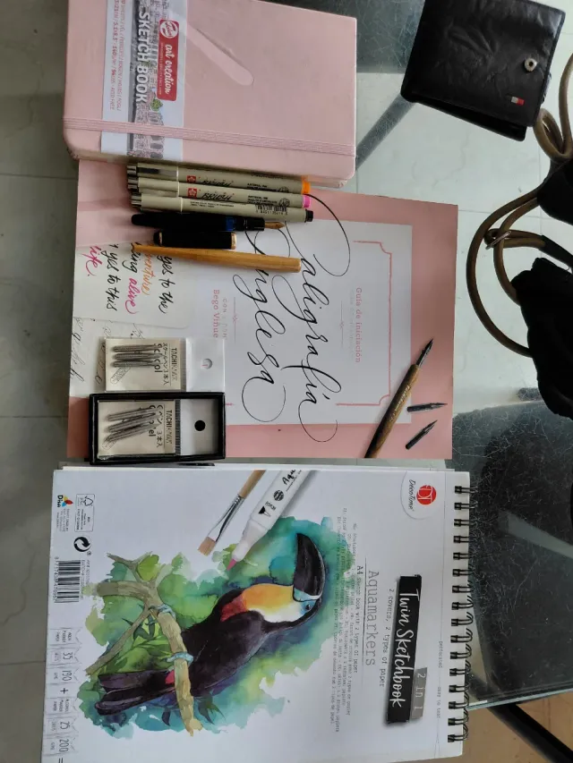 Pluma Caligrafía + 2 Sketchbook