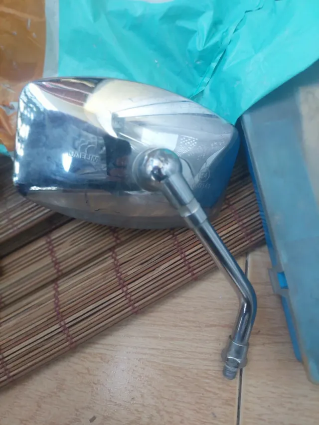 Espejo moto Daelim derecho