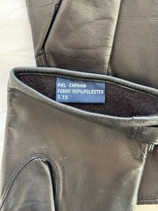 Guantes de piel negros