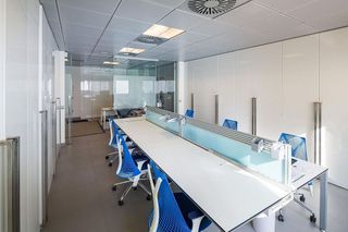 Oficina en venta en Puerto Banús en Marbella