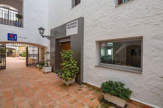 Oficina en venta en Puerto Banús en Marbella