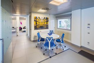 Oficina en venta en Puerto Banús en Marbella