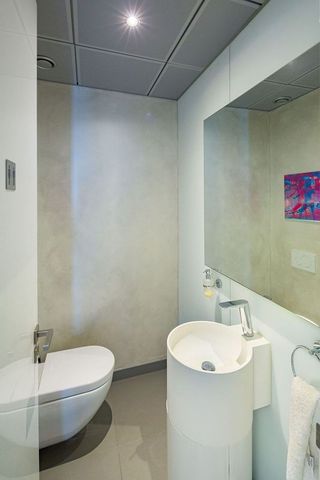 Oficina en venta en Puerto Banús en Marbella