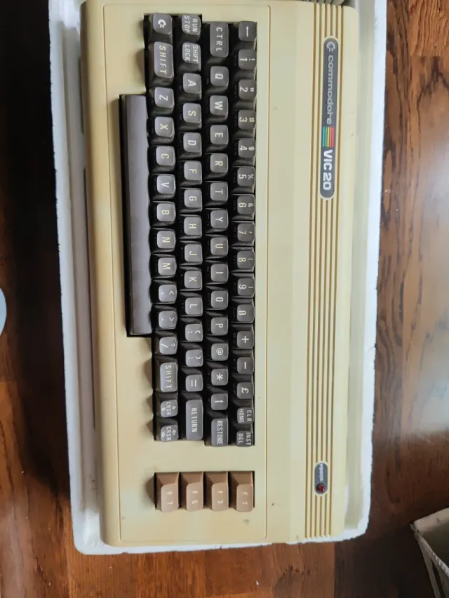 Commodore VIC-20 Ordenador Color