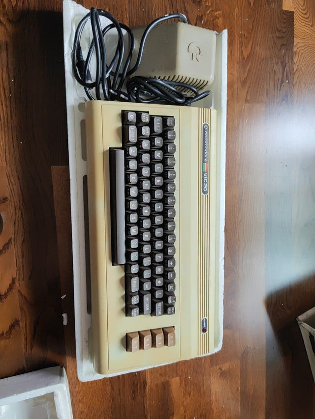 Commodore VIC-20 Ordenador Color
