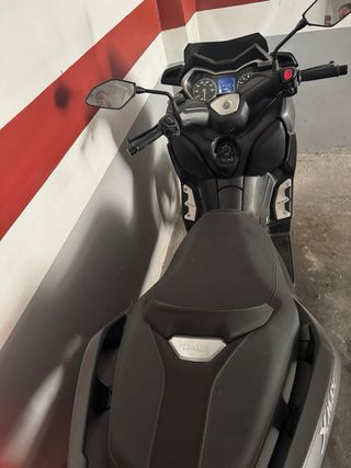 Yamaha XMAX 300 como nueva