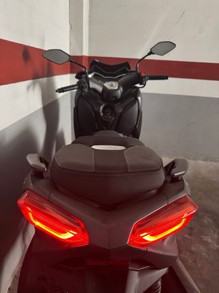 Yamaha XMAX 300 como nueva