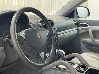 Porsche Cayenne -