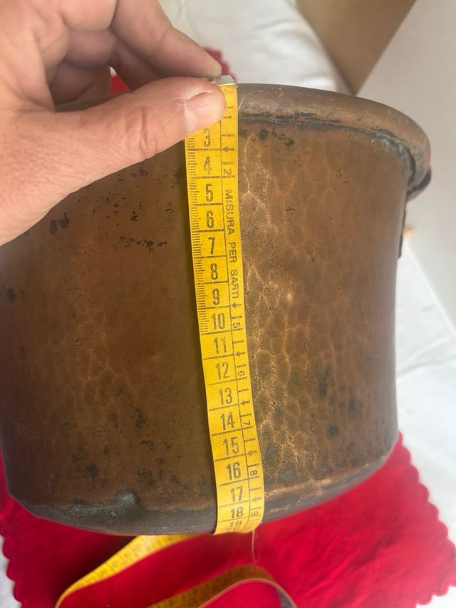 Antico paiolo in rame