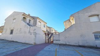 Casa adosada en alquiler en Nueva Torrevieja - Aguas Nuevas en Torrevieja