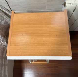 Cajonera de madera y blanco
