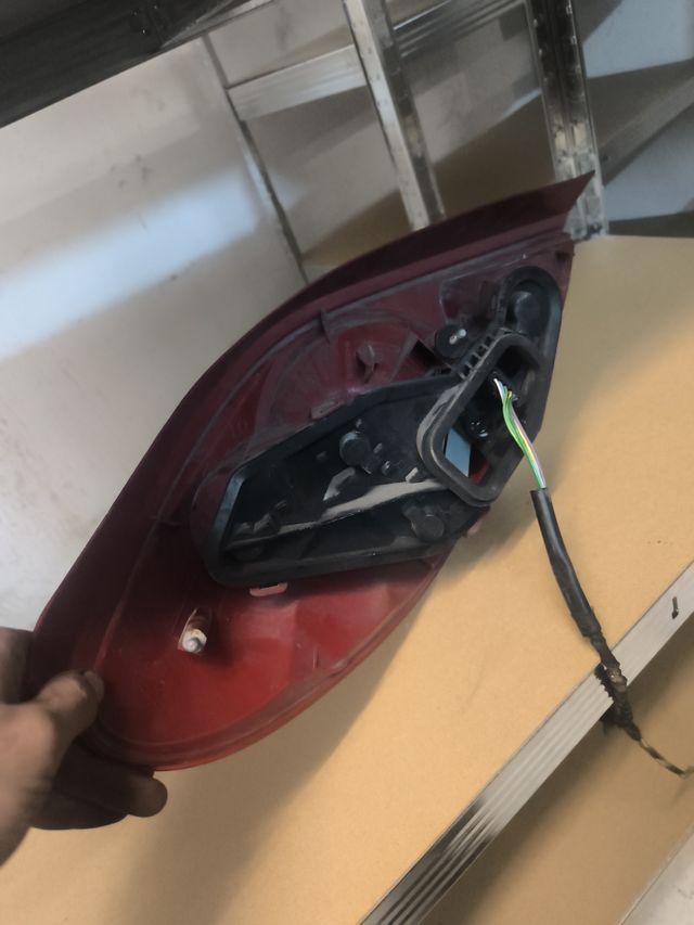 Piloto trasero derecho Peugeot 207cc