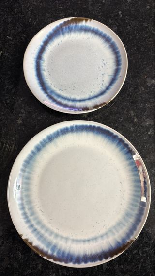 Conjunto de 24 pratos de cerâmica