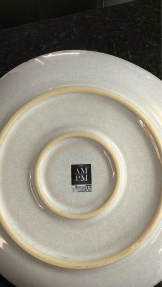 Conjunto de 24 pratos de cerâmica