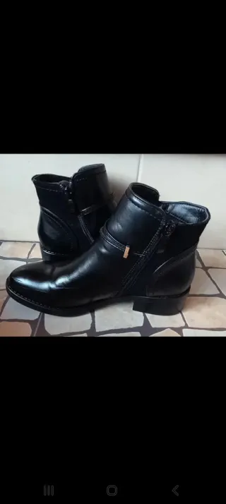 Botas pretas - Tamanho 36