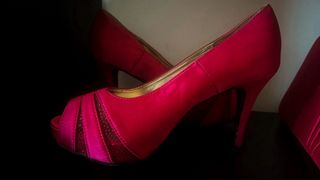 Conjunto bolso, zapatos y tocado fucsia