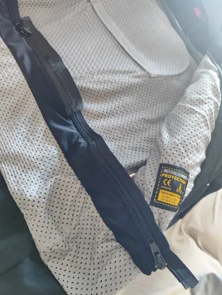 Chaqueta de moto negra