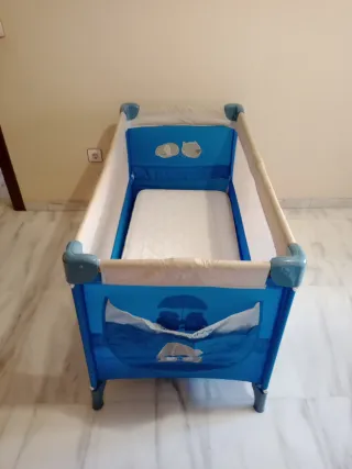 Cuna de viaje con colchón