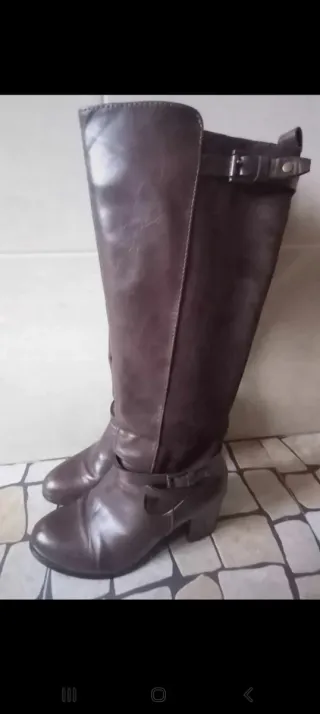 Botas castanhas salto alto - Tamanho 36