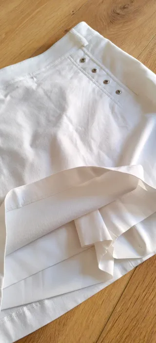 Falda blanca de tenis con botones