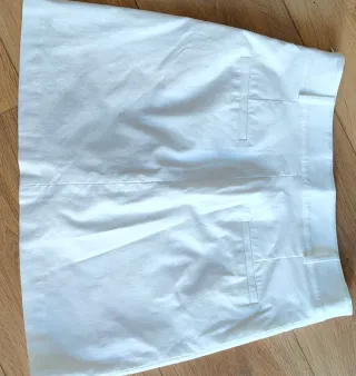 Falda blanca de tenis con botones