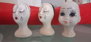 Tre testine decorative in ceramica