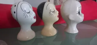 Tre testine decorative in ceramica