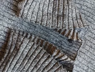 Jersey Bershka gris ajustado