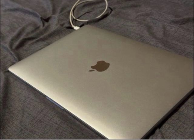 MacBook Pro 13" 15 2017