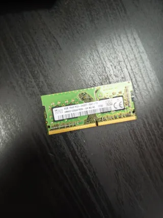 SK Hynix 8GB DDR4 PC4-2400T